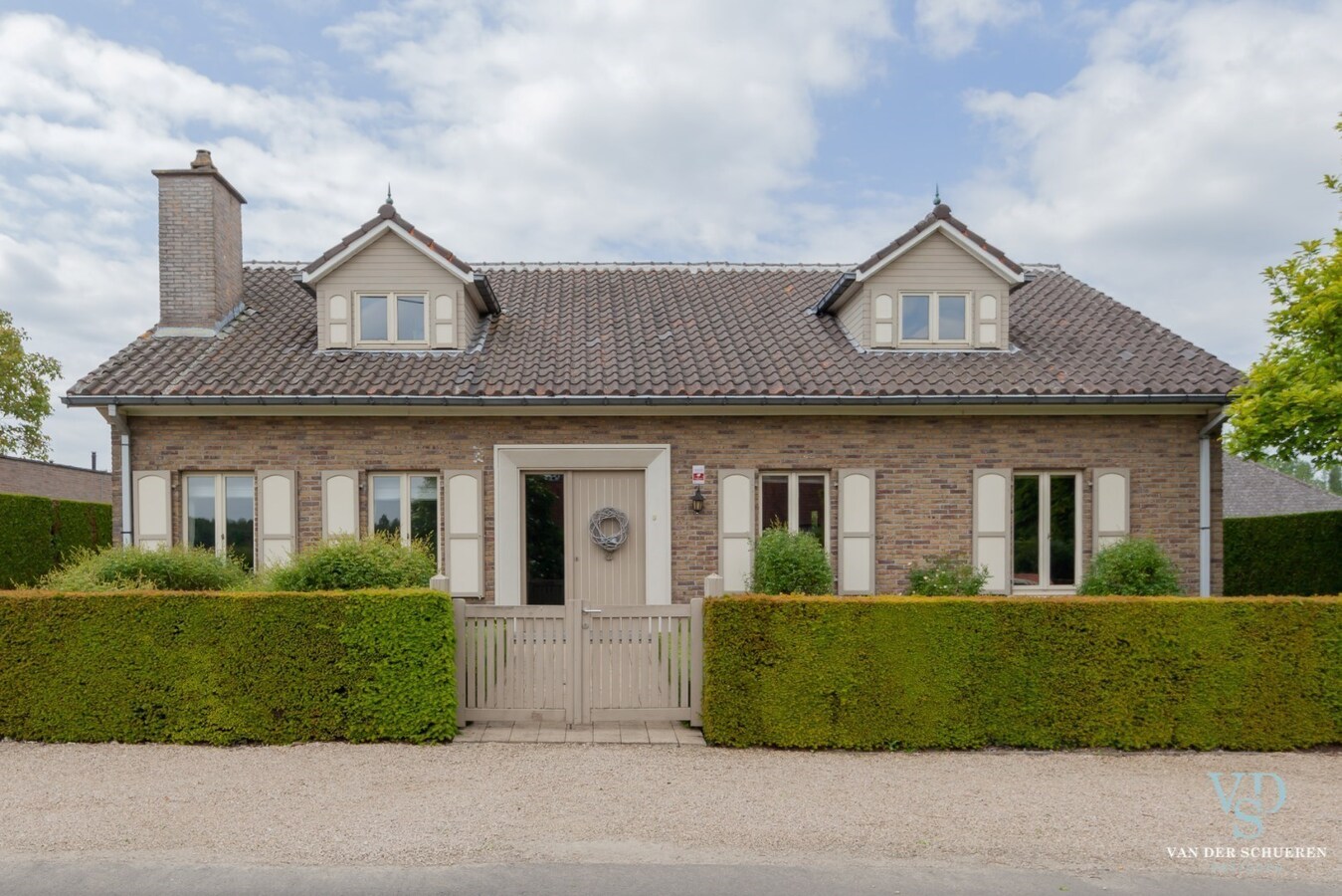 Landelijk wonen  (op gelijkvloers). 