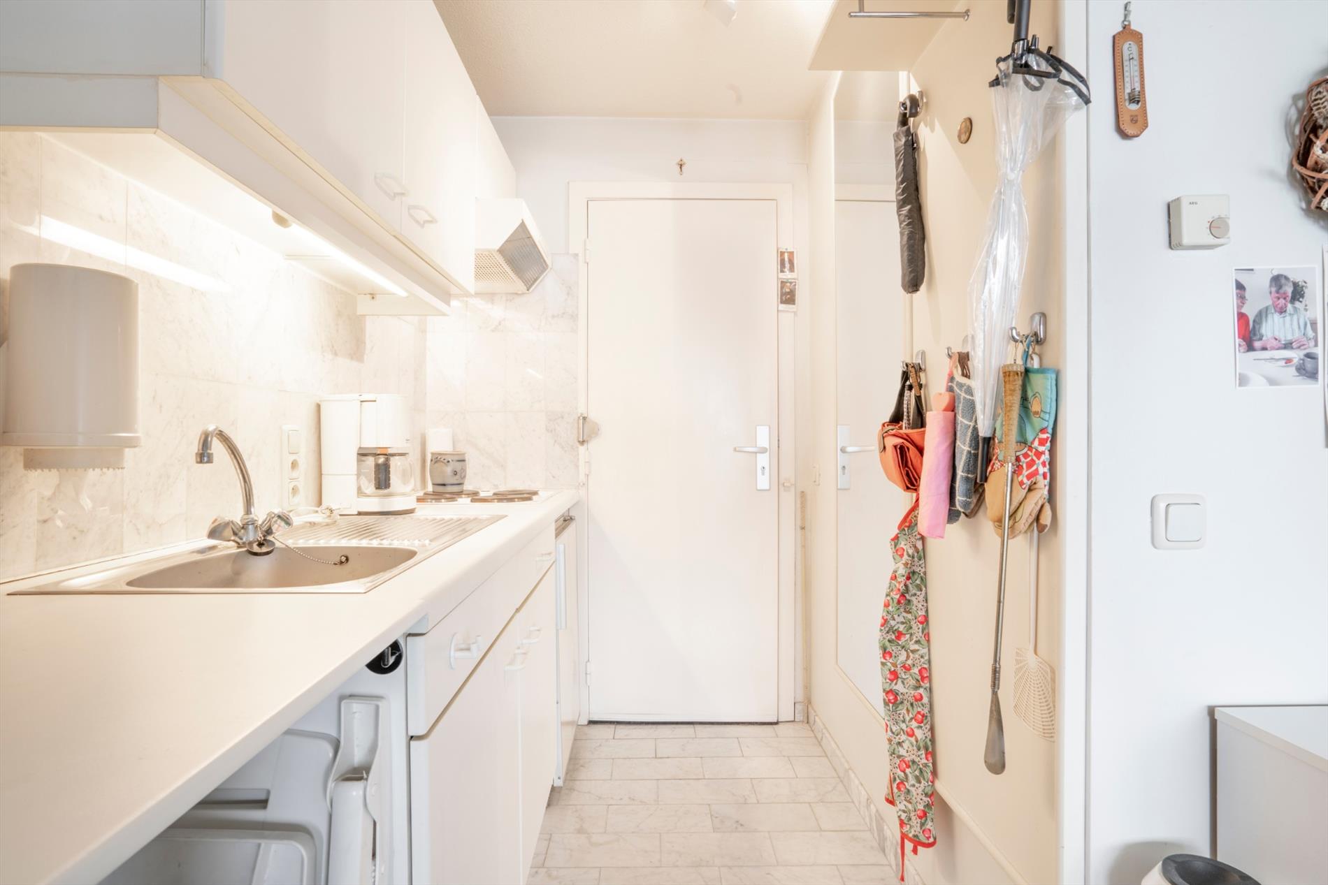 MOOIE STUDIO MET ZIJDELINGS ZEEZICHT IN CENTRUM OOSTENDE 