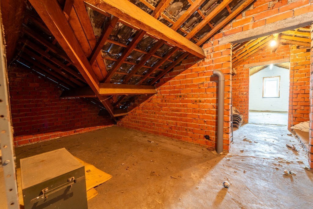 RUIME GELIJKVLOERSE WONING MET 3 SLAAPKAMERS, GARAGE EN RUIME TUIN TE HASSELT (KERMT) 