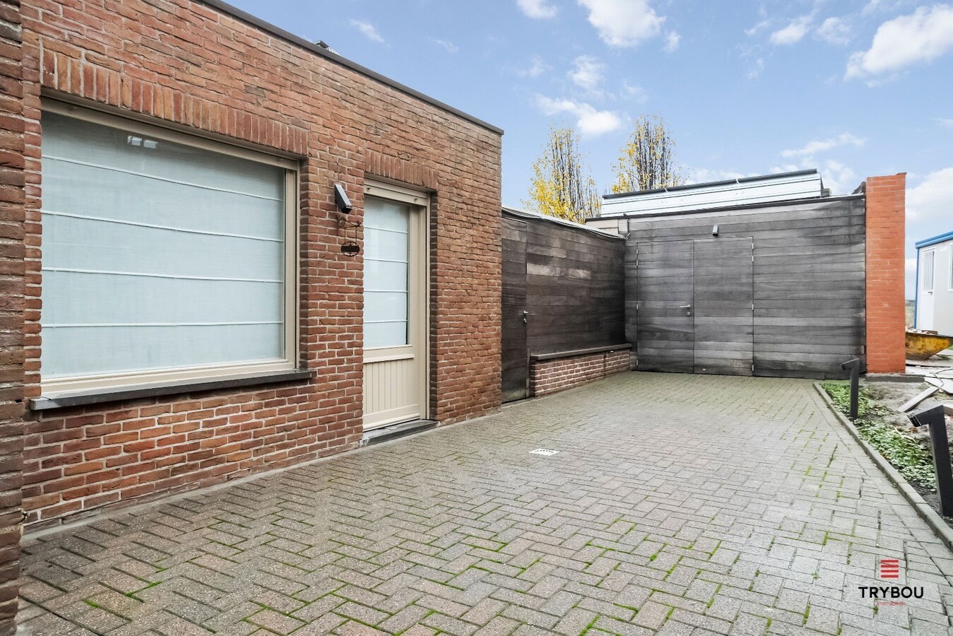 Instapklare halfopen woning met 3 slaapkamers en garage te Oostnieuwkerke 