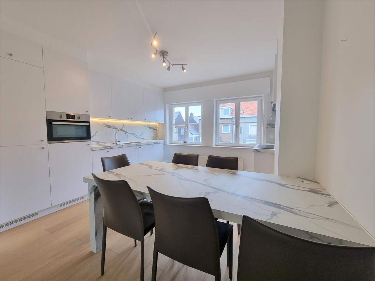 Goed gelegen duplex in kleinschalig gebouw - Heist 