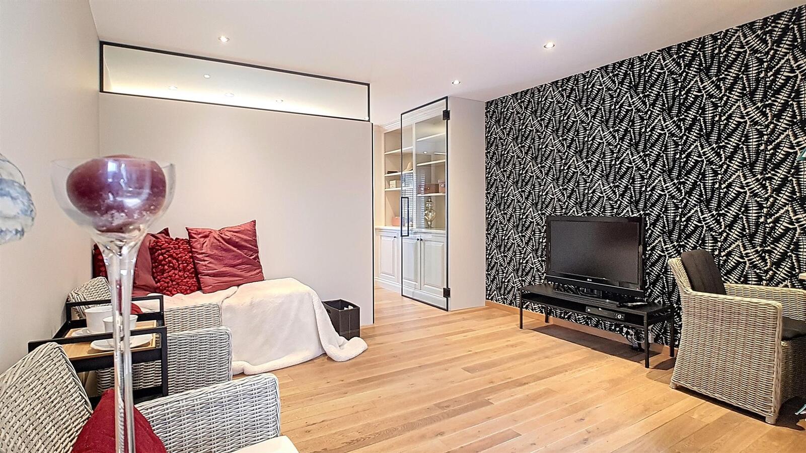 Heerlijk, mooi afgewerkt gelijkvloersappartement met terras EN autostandplaats - Heist 