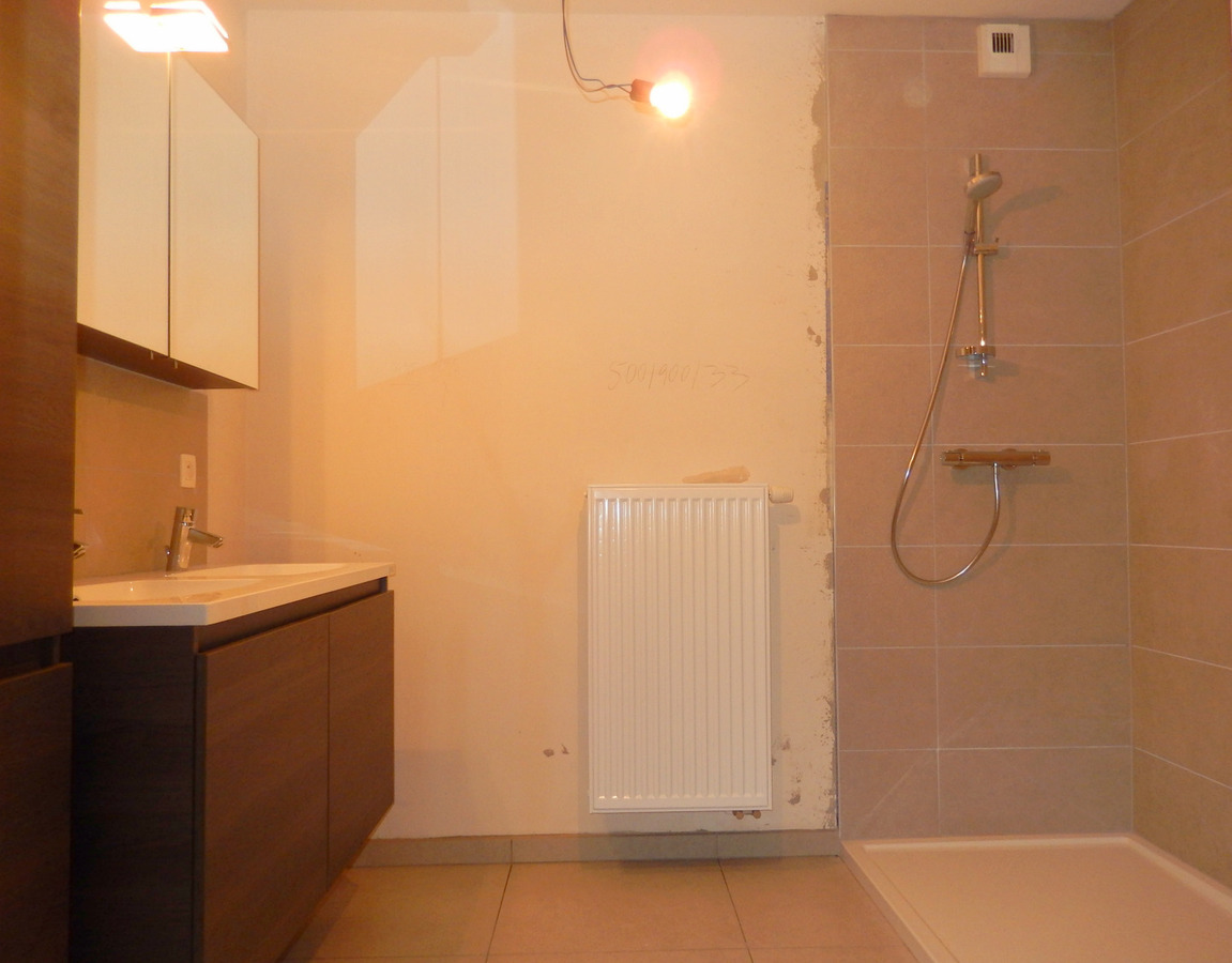 Prachtig nieuwbouwappartement met garage 