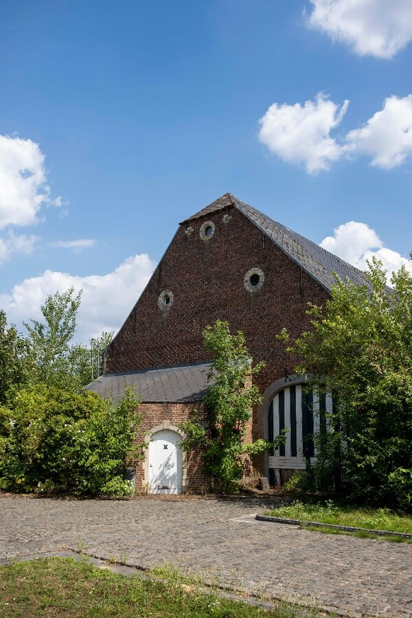 Property for sale in Sint-Pieters-Leeuw