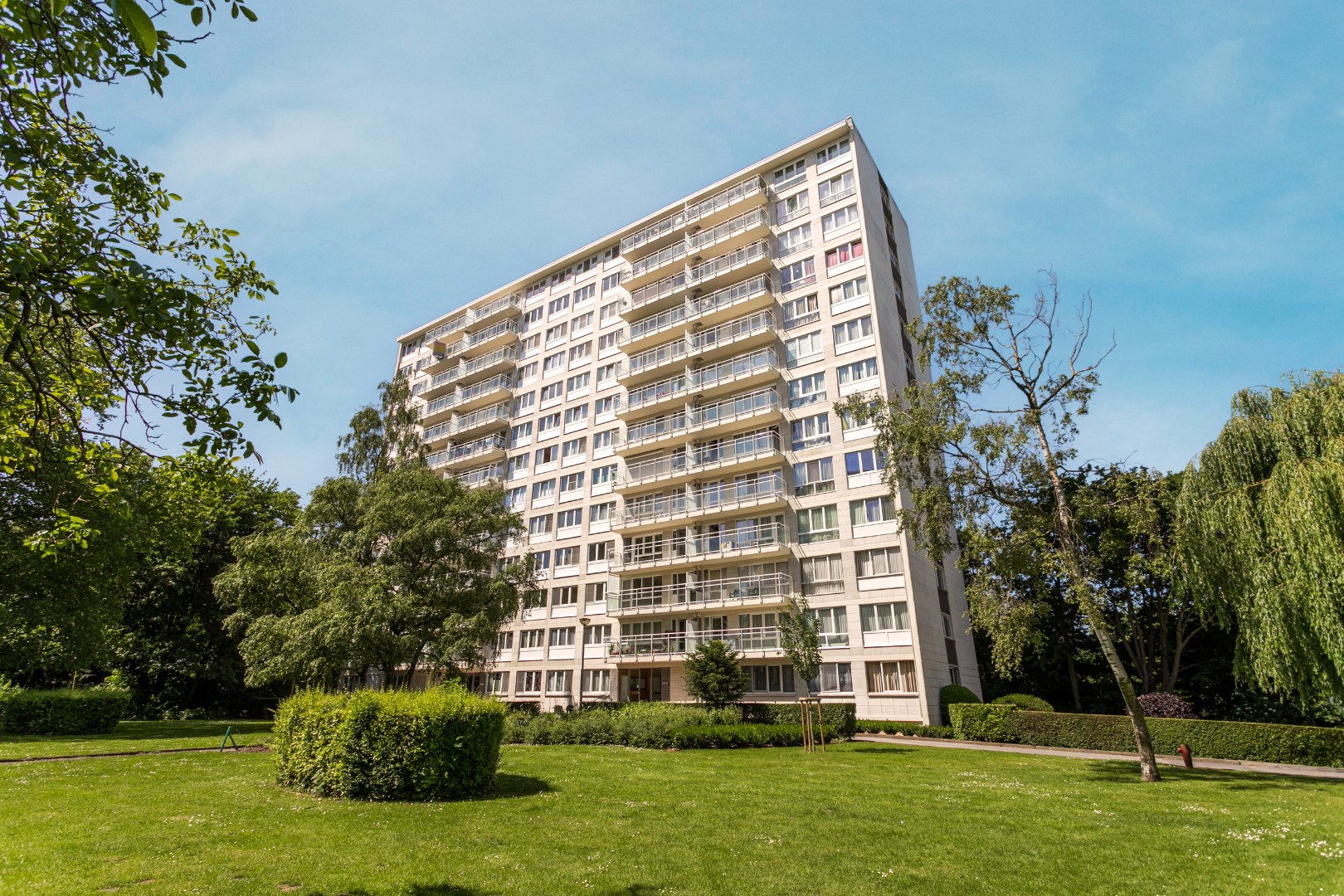 App (82m²) te koop in Breughelpark, met 2 slpks, ruim balkon en kelder 