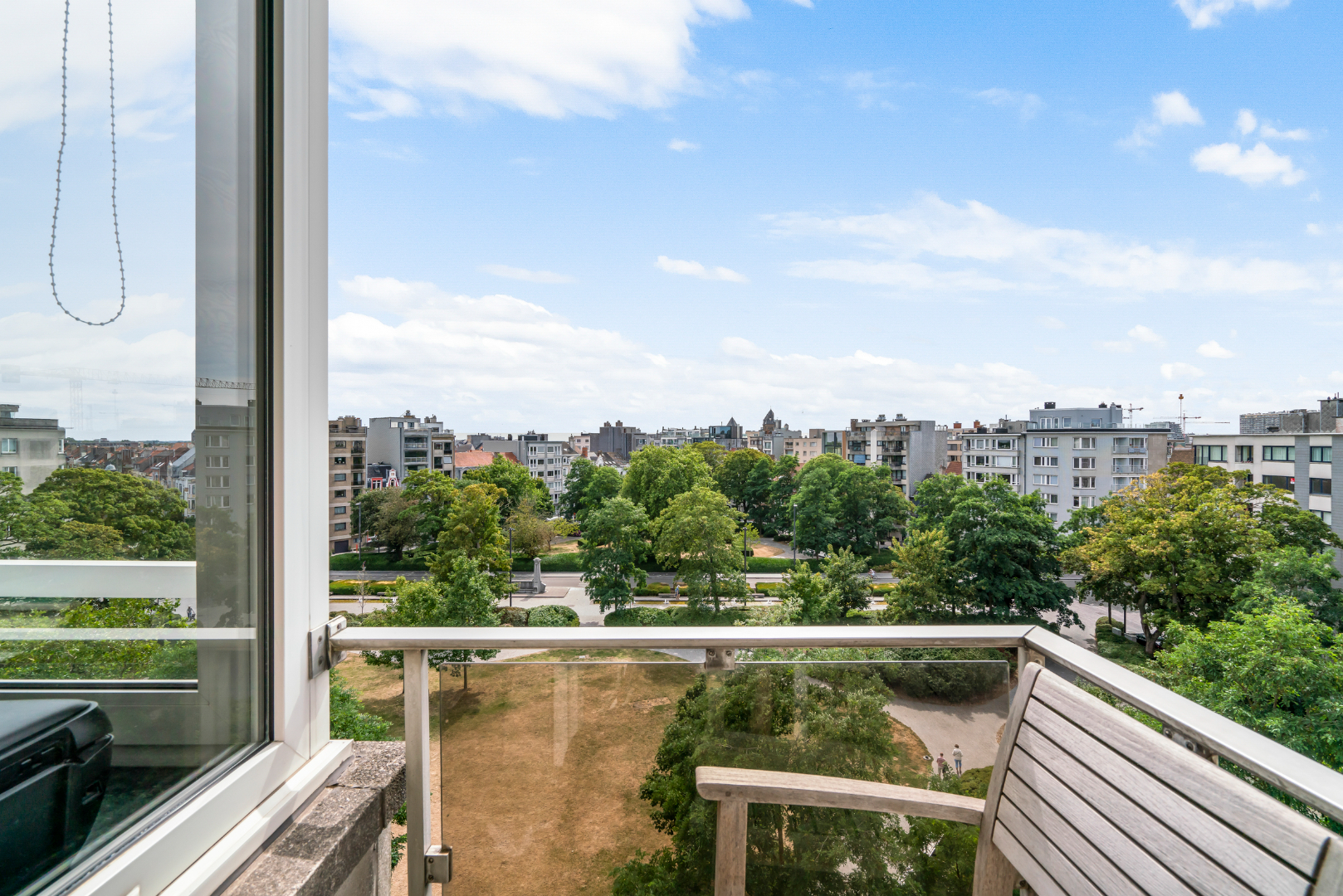 RUIM 2 SLAAPKAMER APP. MET ZICHT OP HET PARK 