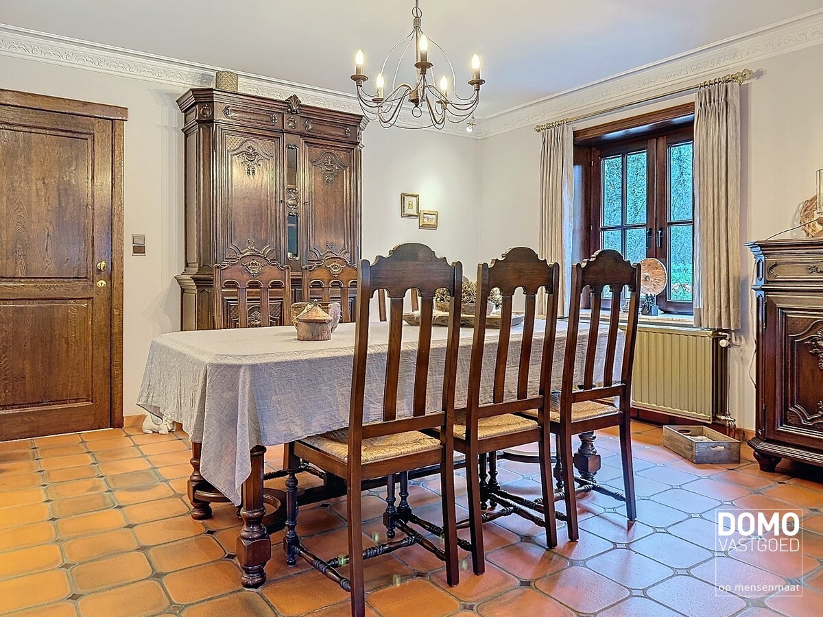 Authentieke open bebouwing met uniek uitzicht en dit in een groene omgeving. 