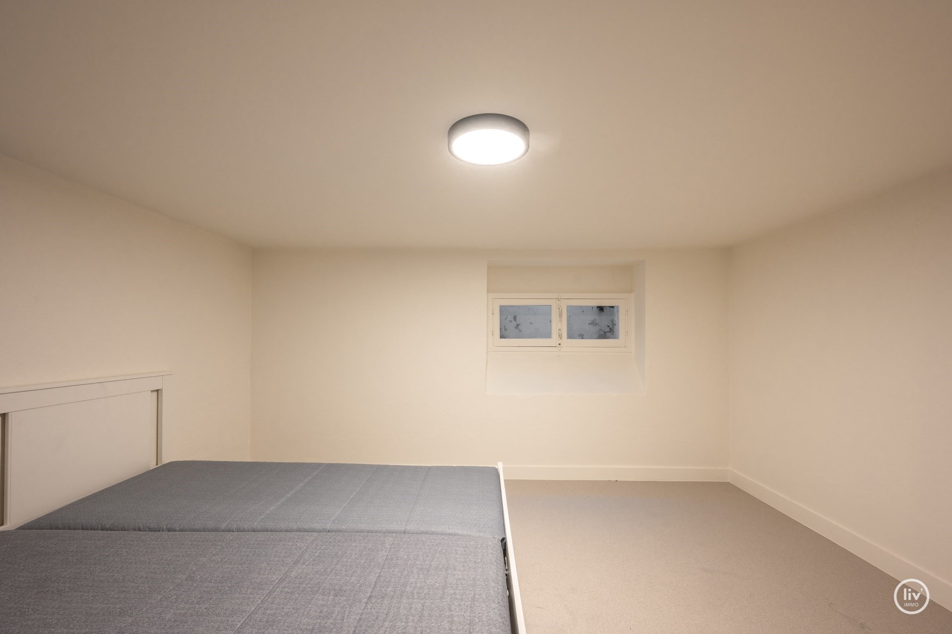 Agréable local commercial situé à l'angle de l'avenue du Zoute et de l'avenue Montgomery à Knokke. 