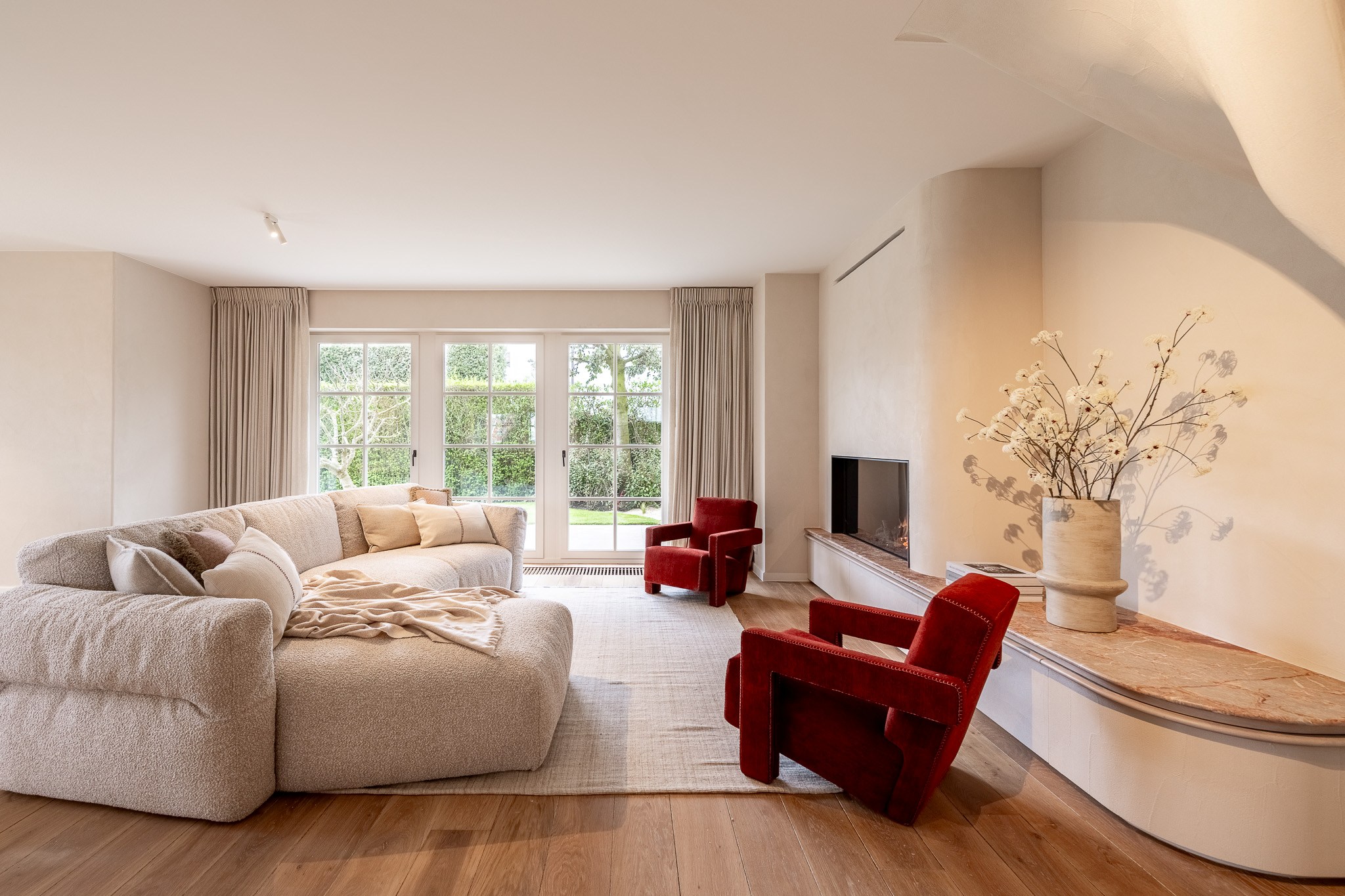 Prachtig gerenoveerde  halfopen woning op topligging nabij centrum, zee en strand 