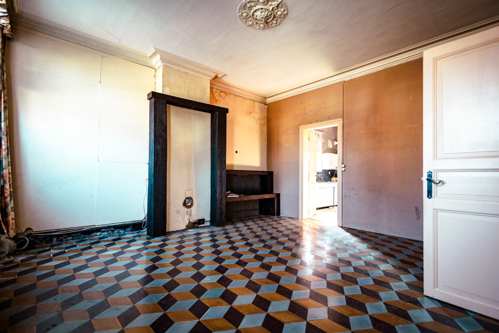 Te renoveren / herop te bouwen pand op 1.041 m² met zicht op achterliggende weilanden te Ronsele 