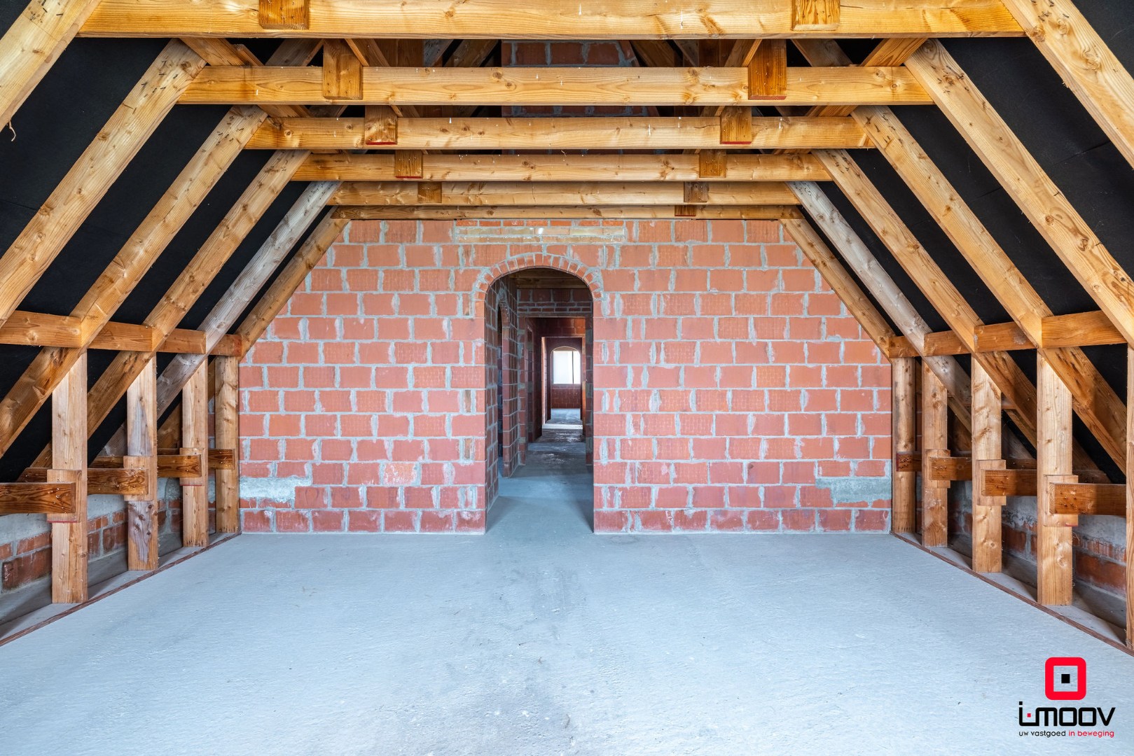 Landelijk gelegen ruwbouwhoeve met bijgebouwen op uitzonderlijk perceel van ca. 9.331 m² 