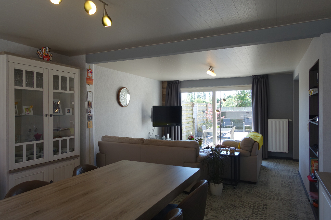 Instapklare woning met garage in centrum Zerkegem 