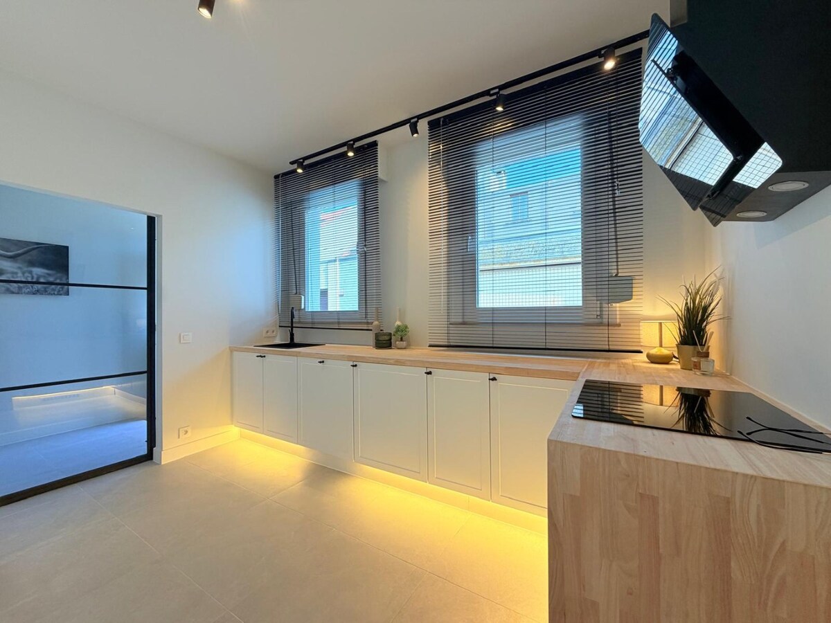 Prachtige ruime woning met 4 slaapkamers en 2 badkamers ! *** NONO INSPIRED *** 