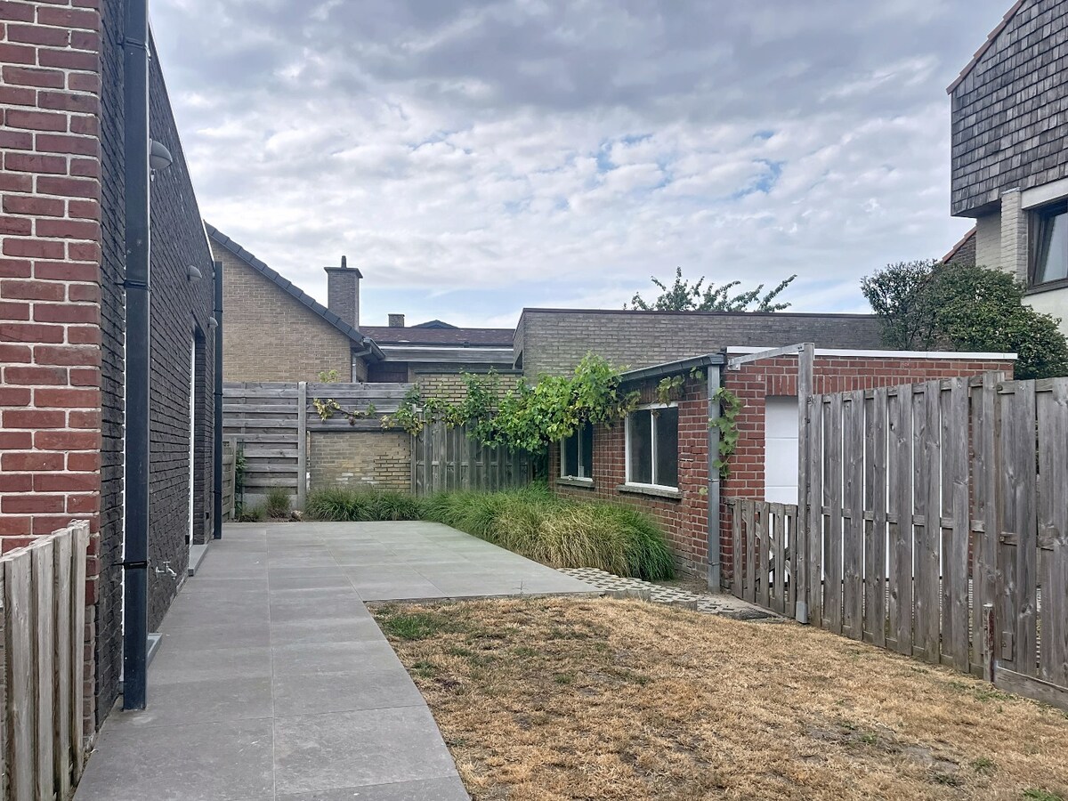 Vrijstaande woning op rustige locatie in centrum Zomergem 