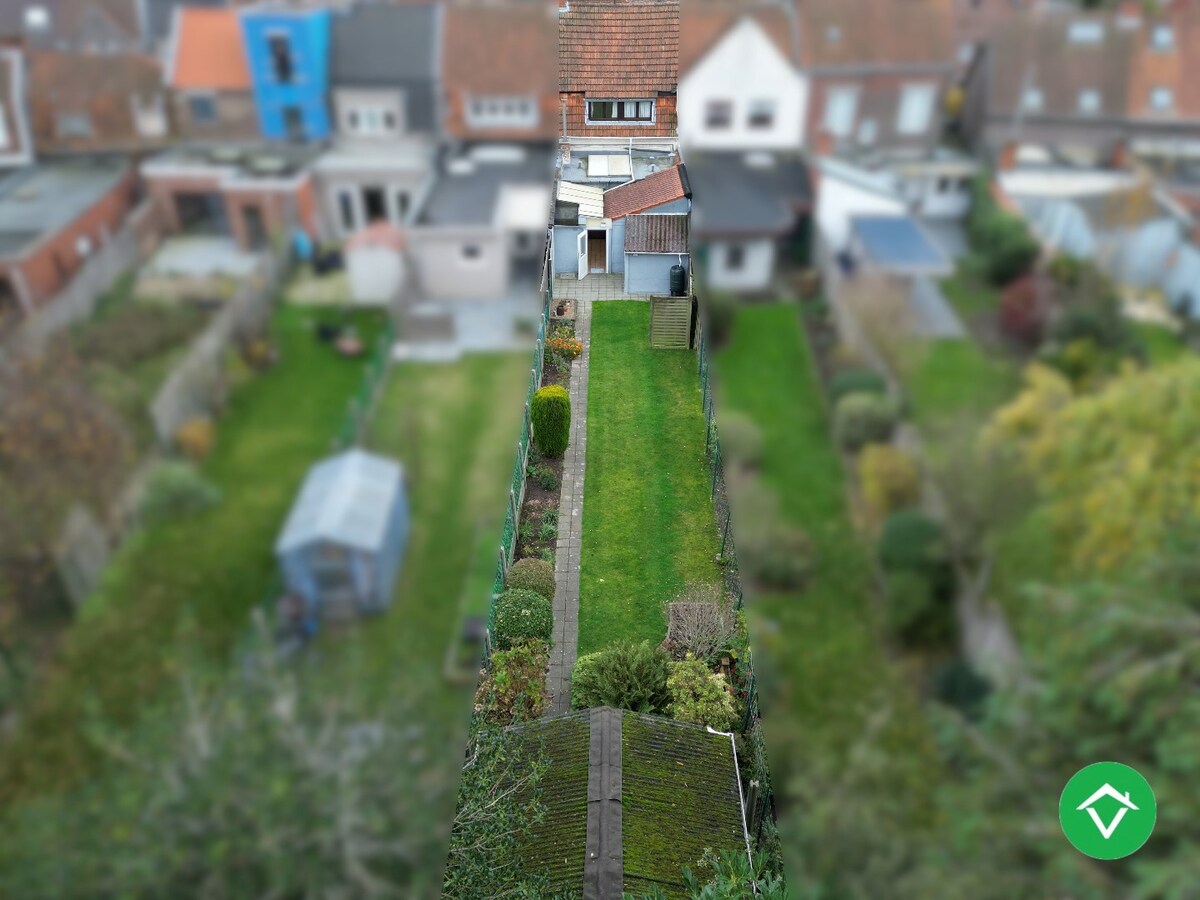 Centraal gelegen woning met 3 slaapkamers en diepe tuin te Roeselare 
