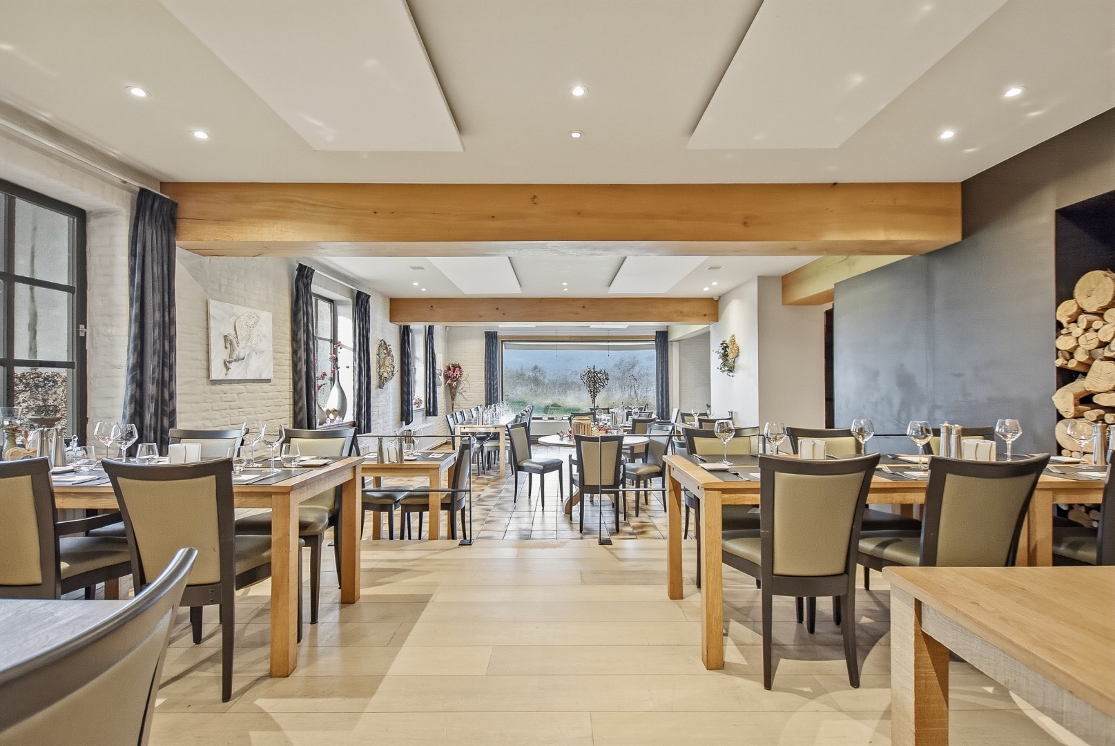 Restaurant met privéwoning en 2 B&amp;B-kamers op 4.370 m² 