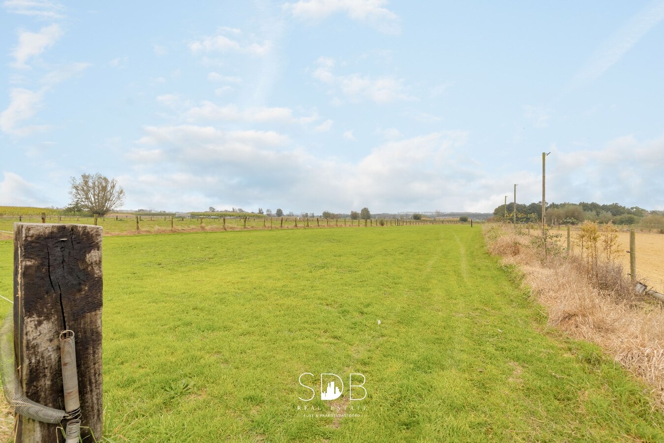 Prachtige woning met paardenfaciliteiten op 11.703m² 