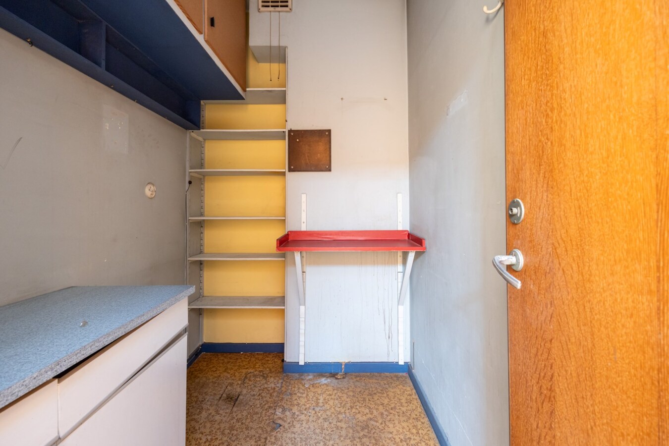 Te renoveren bel-étage met tuin in de Tentoonstellingswijk! 