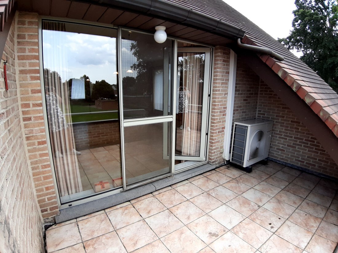 Ruim appartement op de 2de verdieping te Achel 