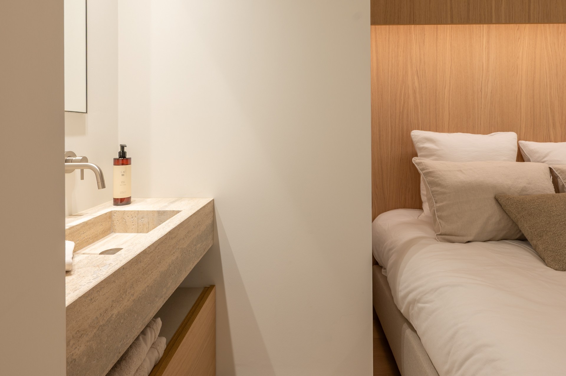 Exclusief gerenoveerd appartement met 3 slaapkamers te koop vlak bij het Albertstrand en het Rubensplein 