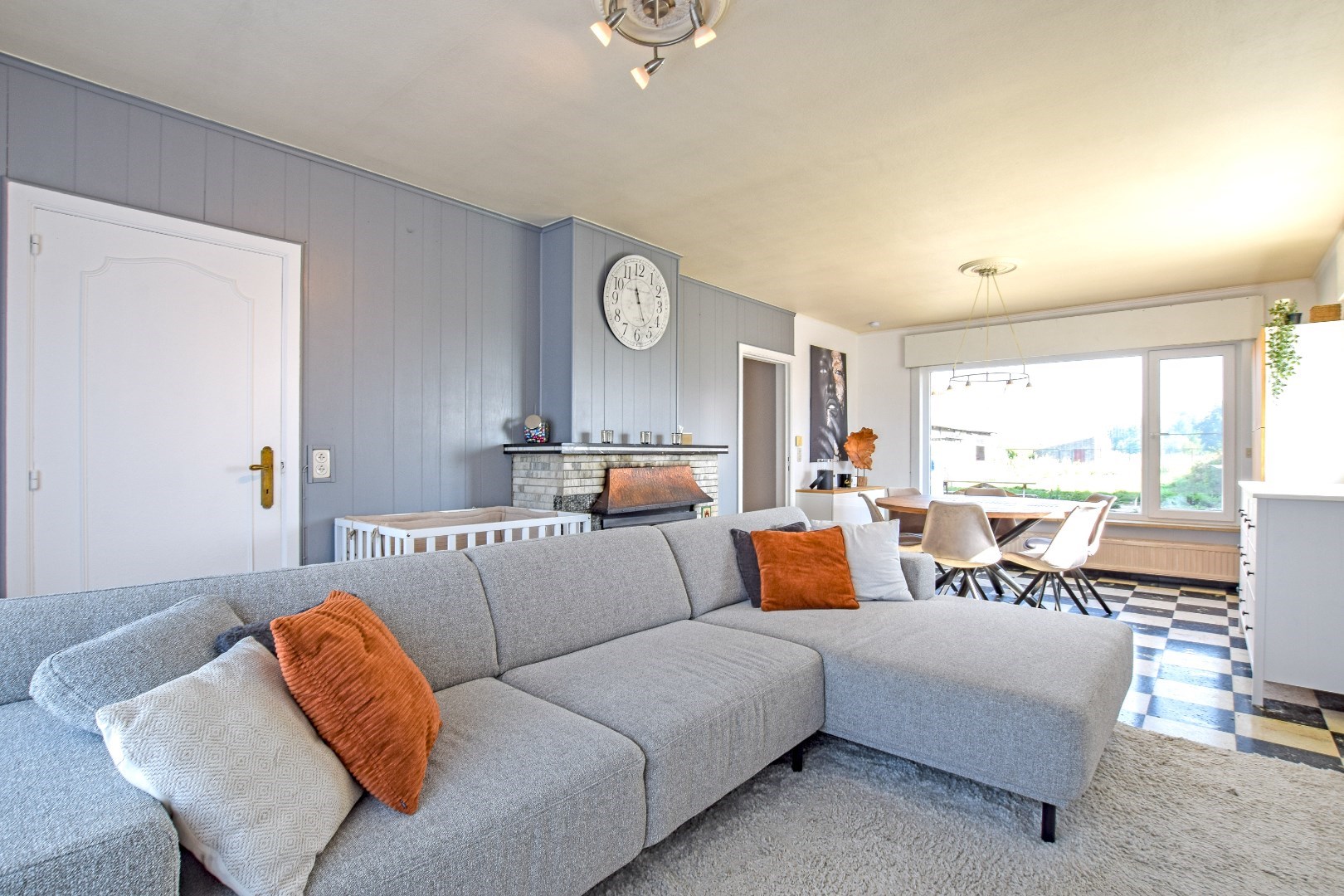 Woning met perceeloppervlakte van 3.247 m² en 6 slaapkamers te Vleteren! 