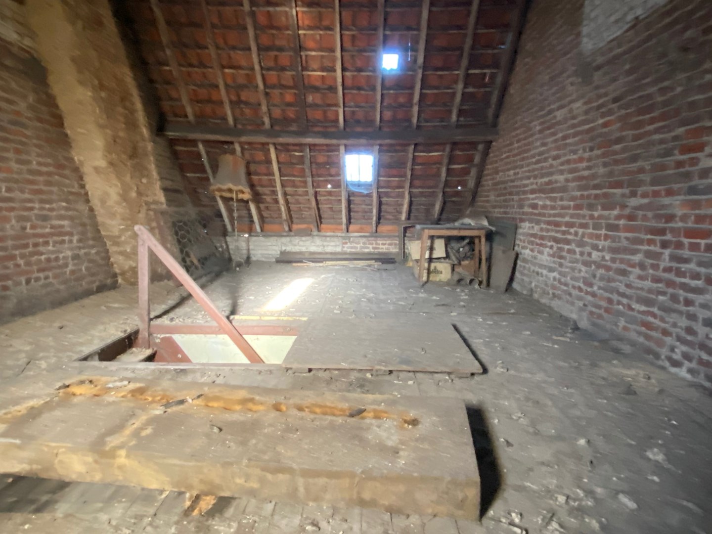 Zwevegem, te renoveren rijwoning met tuin 