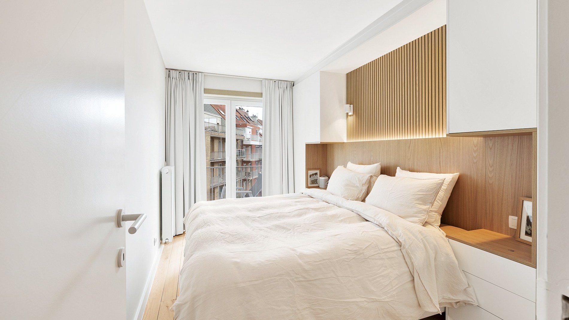 Ruim appartement van 138 m² gelegen op de Jozef Nellenslaan te Knokke en combineert ruimte, lichtinval en comfort. 