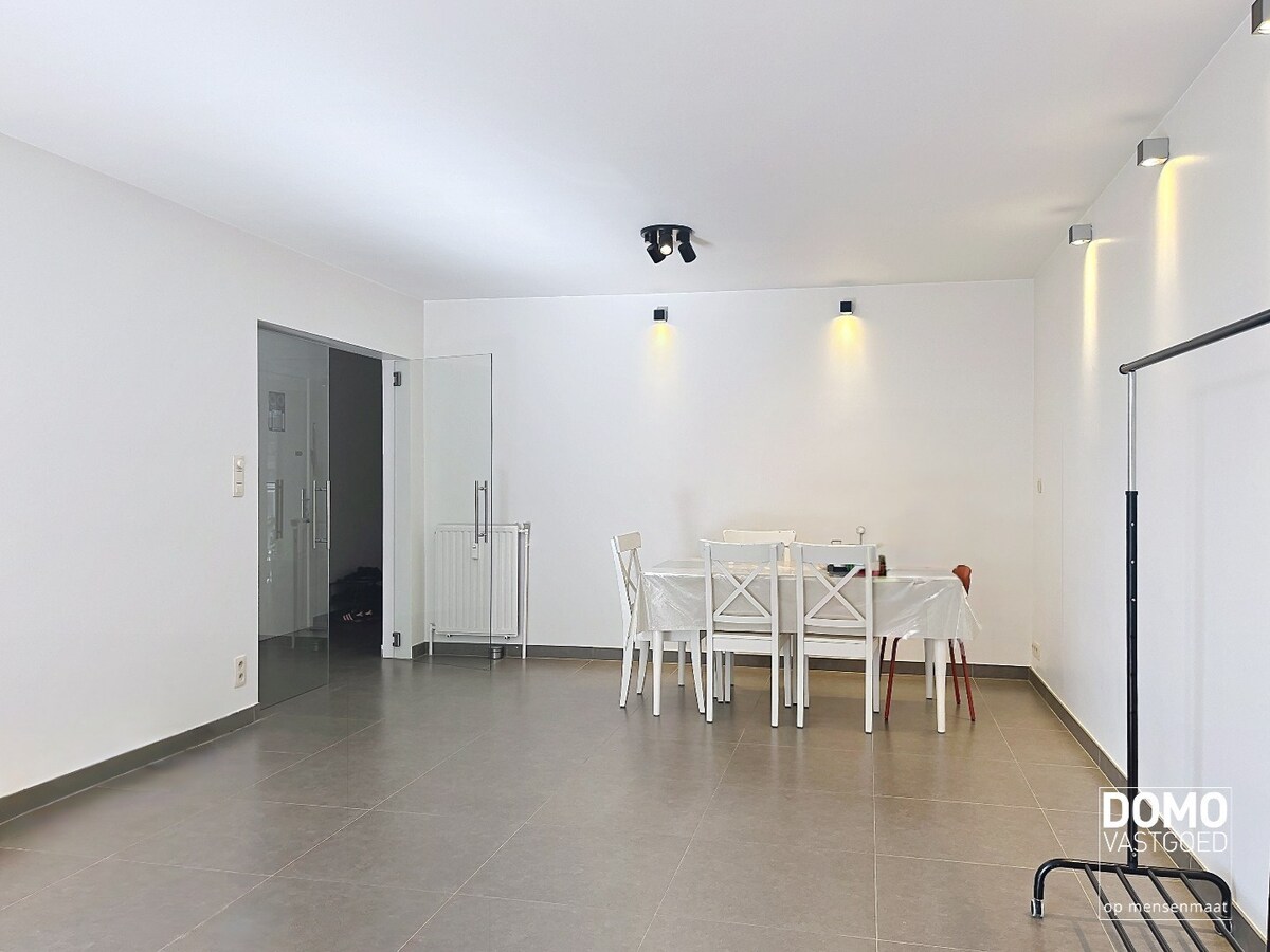 RUIM 2-SLAAPKAMERAPPARTEMENT MET TWEE TERRASSEN EN ENERGIELABEL B 