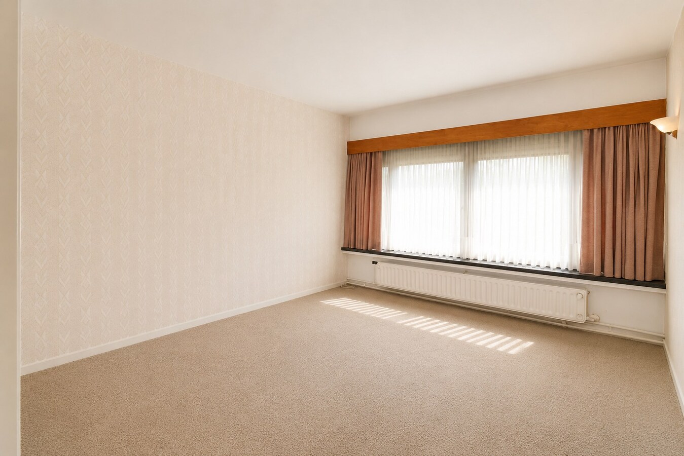 Karaktervolle open bebouwing met 6 kamers op 538 m² – unieke renovatiekans op topligging vlakbij station en centrum van Sint-Niklaas 