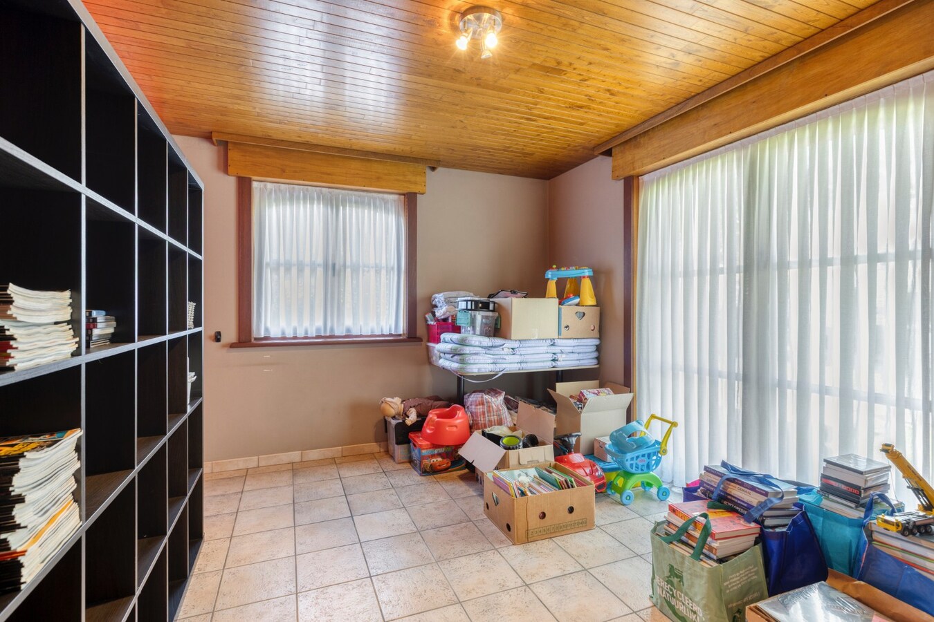 Instapklare gezinswoning met 5 slaapkamers op een perceel van 623 m² in Izegem 