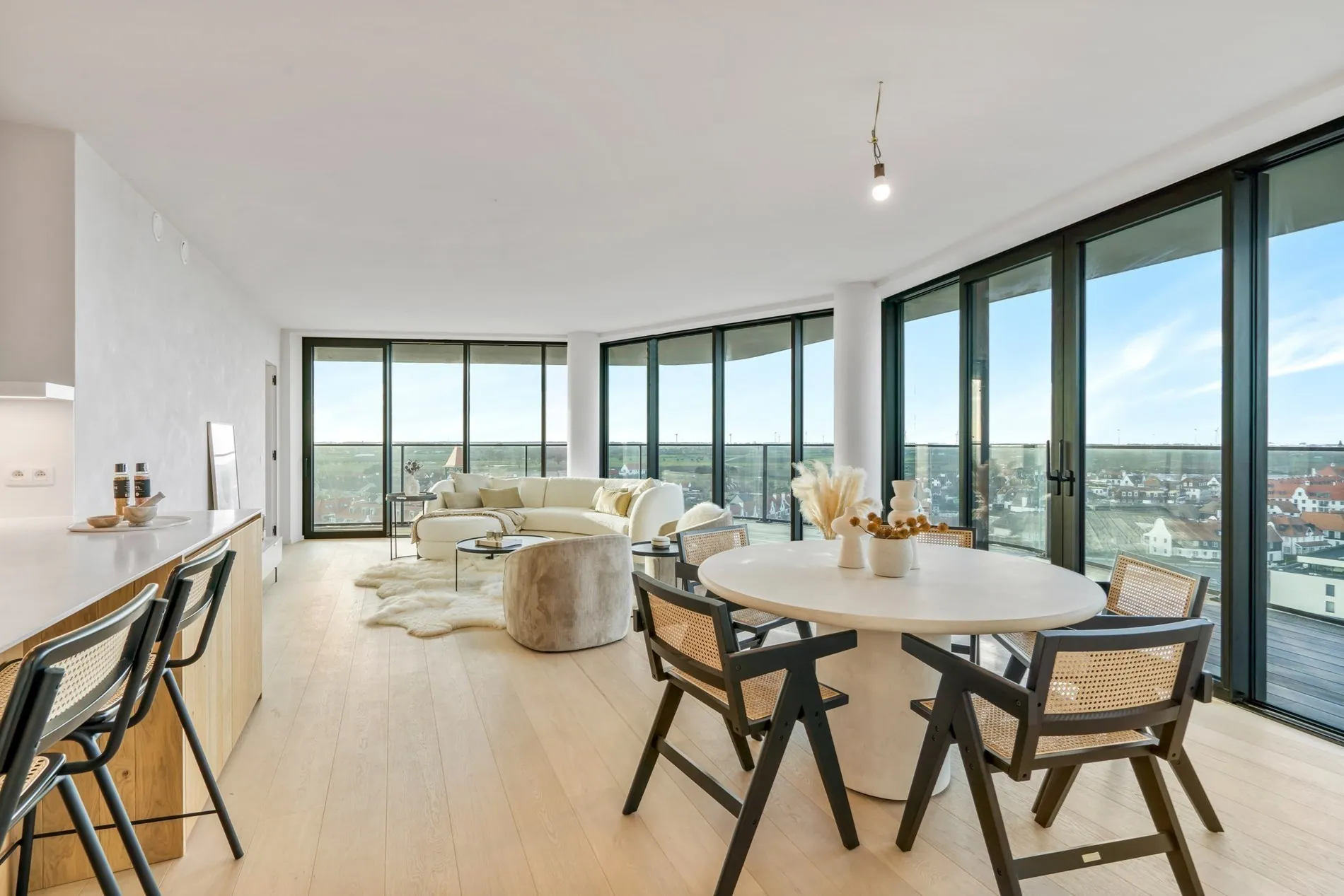 Nieuwbouw appartement met twee slaapkamers en prachtige open zichten gelegen in residentie the tower. 