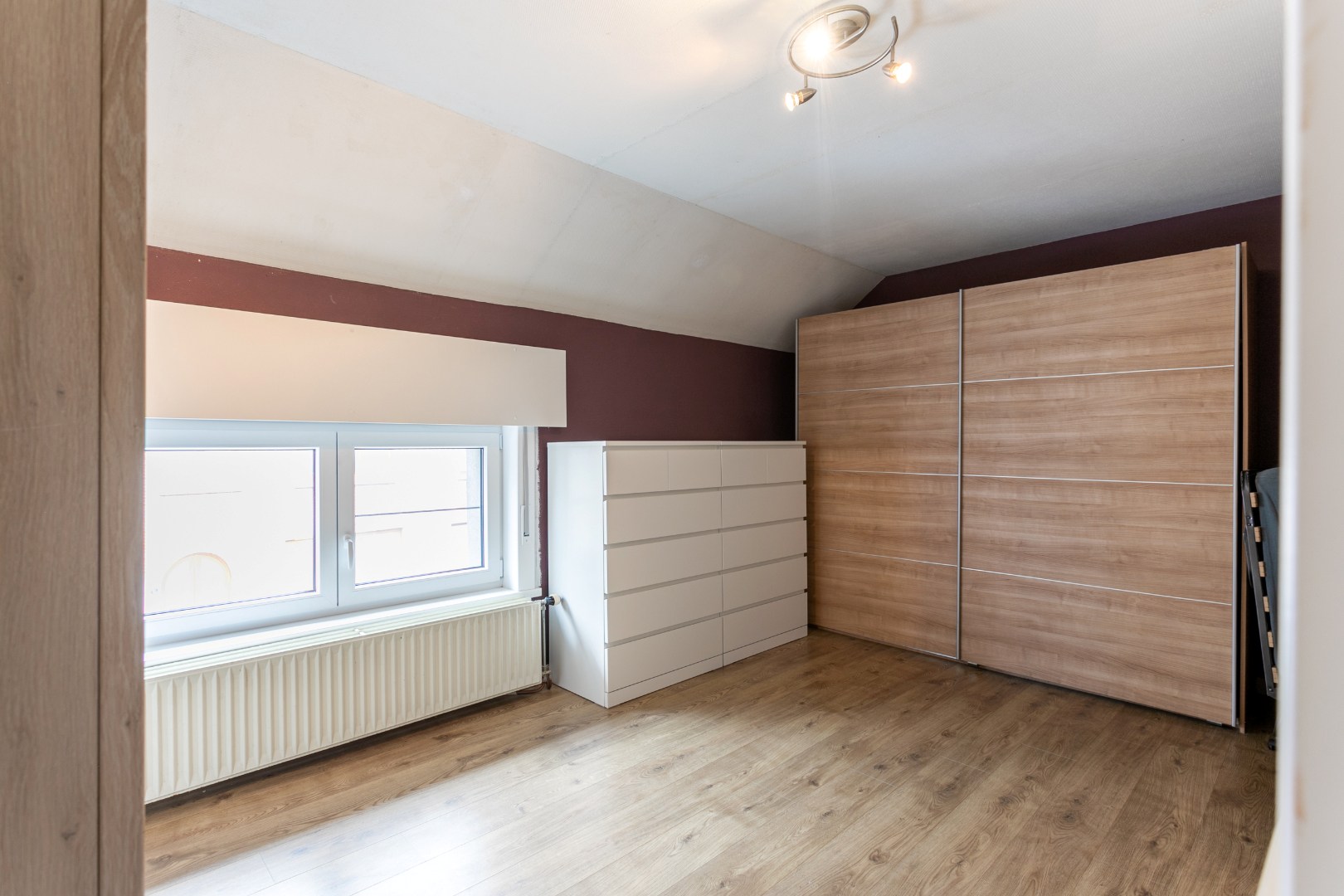 Gerenoveerde 3-gevelwoning met tuin en 4 slaapkamers te Sint-Genesius-Rode 