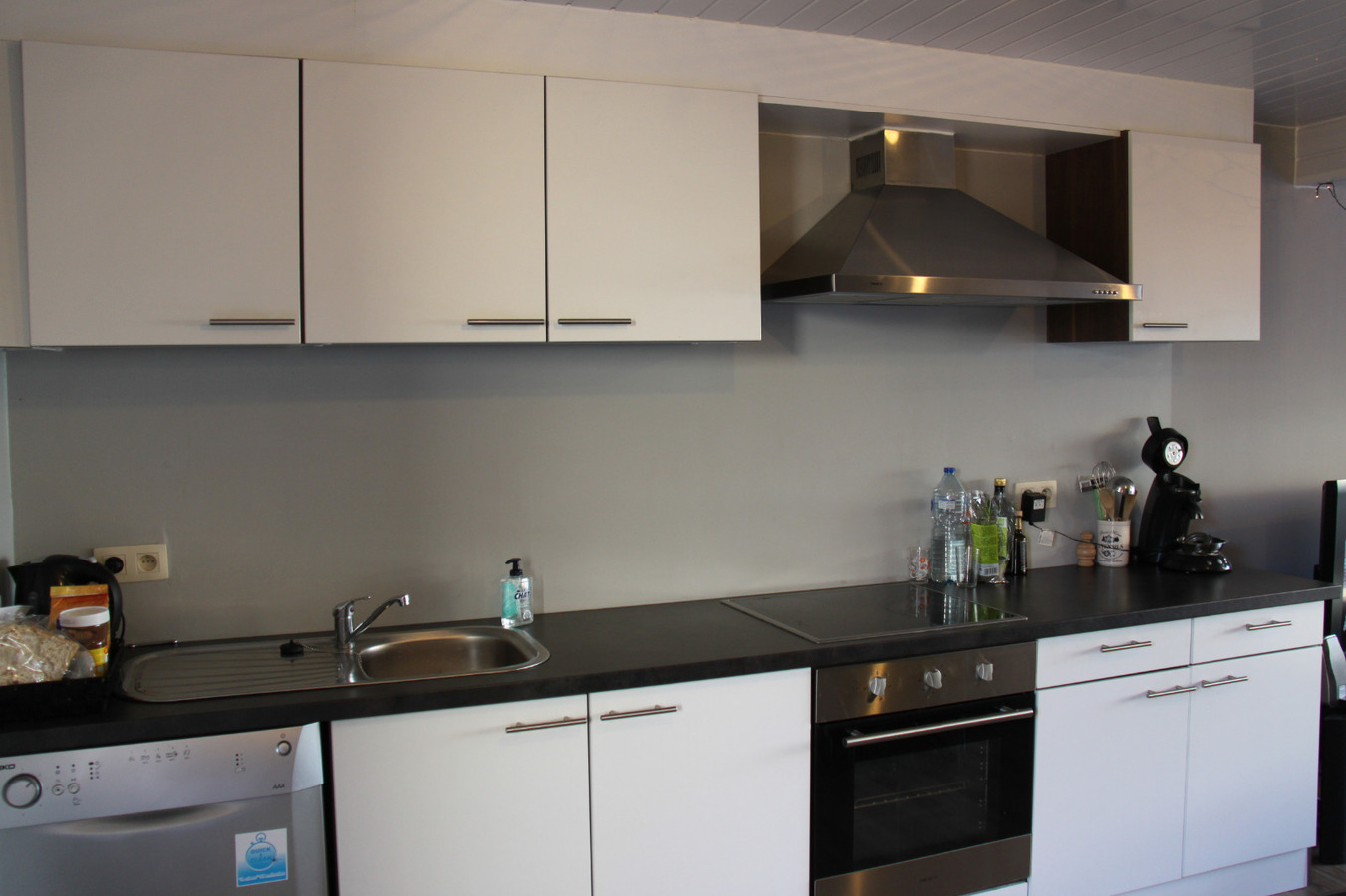 Gezellige instapklare rijwoning met koer 