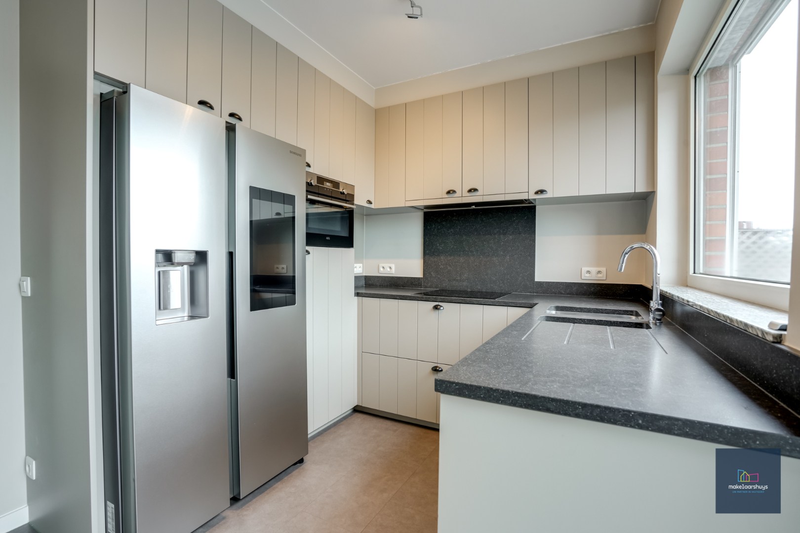 Ruim duplex appartement in centrum Mariakerke 