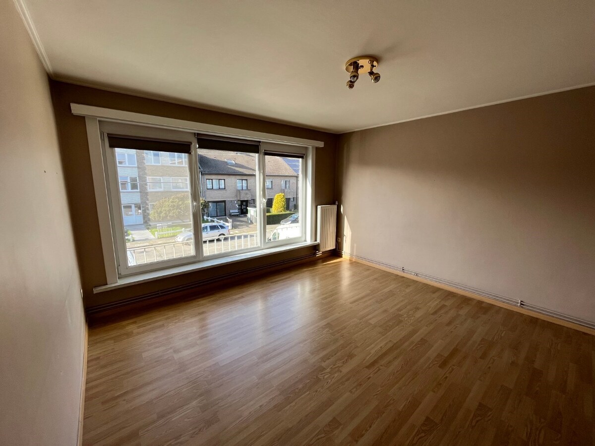 Ruim 2-slp-appartement met garage 