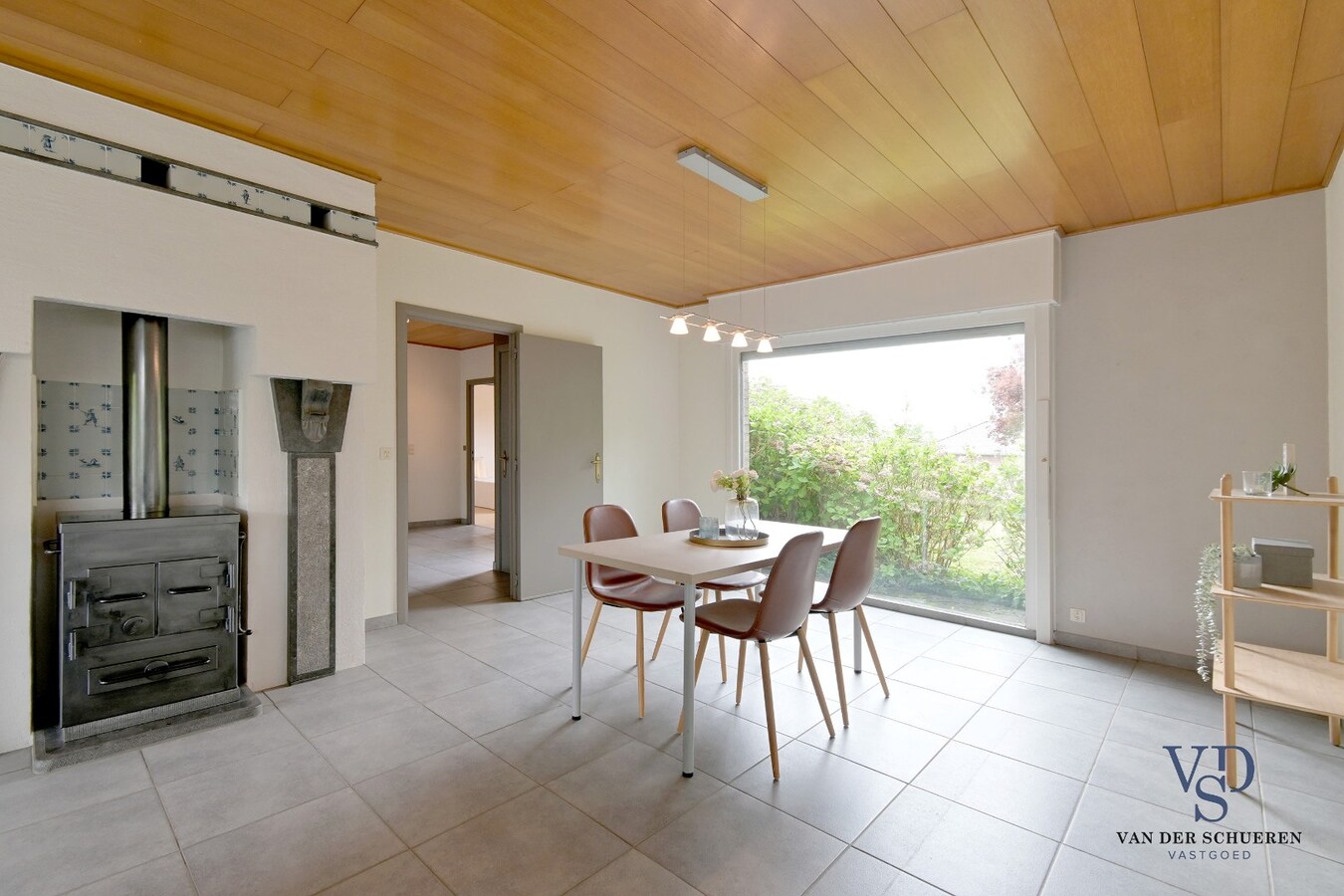 Goedgelegen bungalowwoning te Moerbeke. 