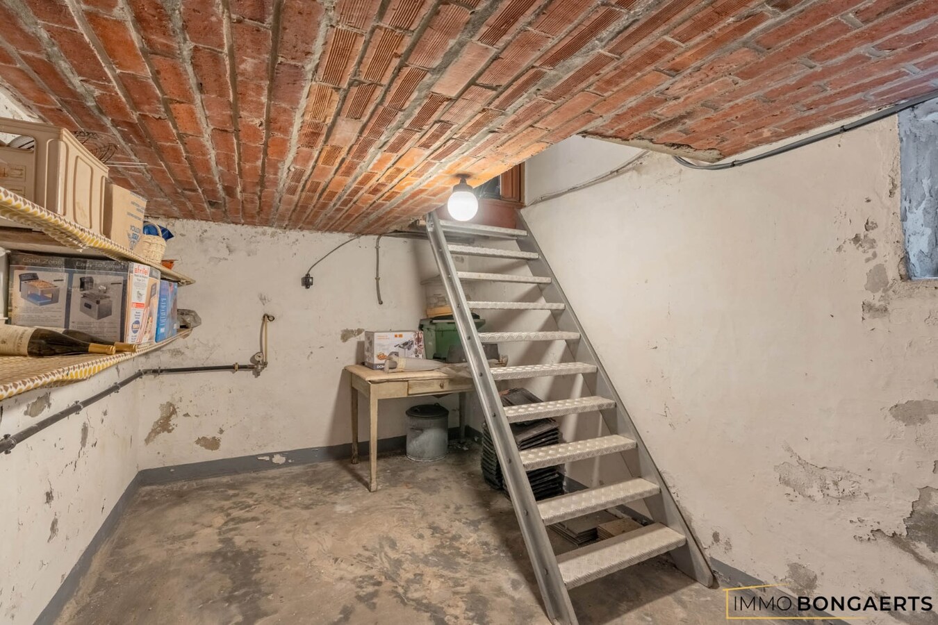 Ruime woning met tuin, garage en 3 slaapkamers in Oudsbergen . 