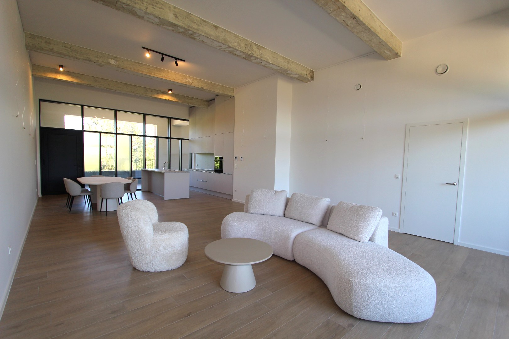 GEMEUBELD APPARTEMENT MET TERRAS - AMBIORIXSITE 