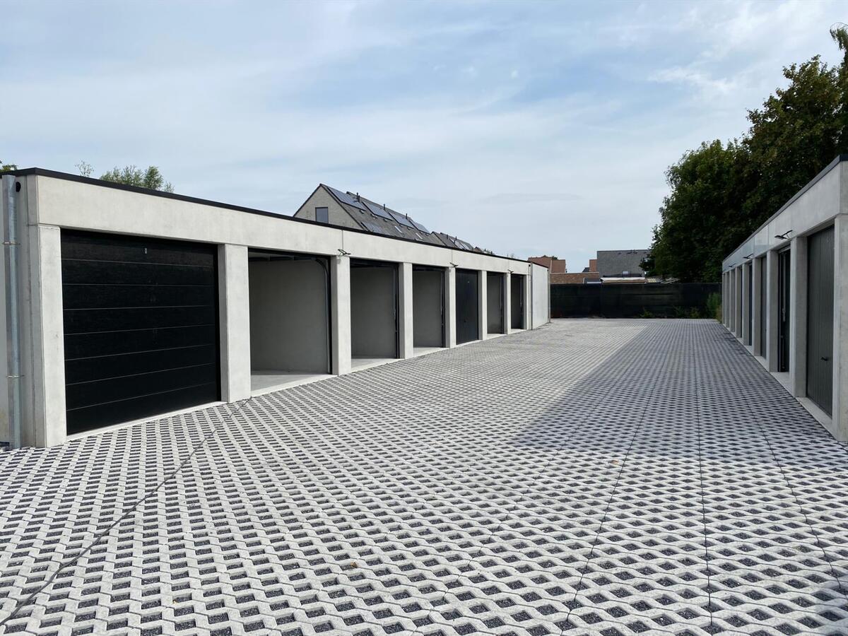 Verhuurd garage - Eernegem