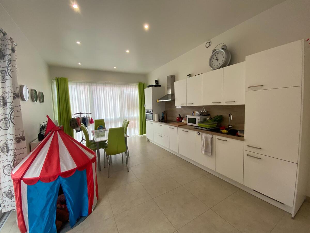 Ruim 2-slaapkamerappartement op de 1ste verdieping met lift 