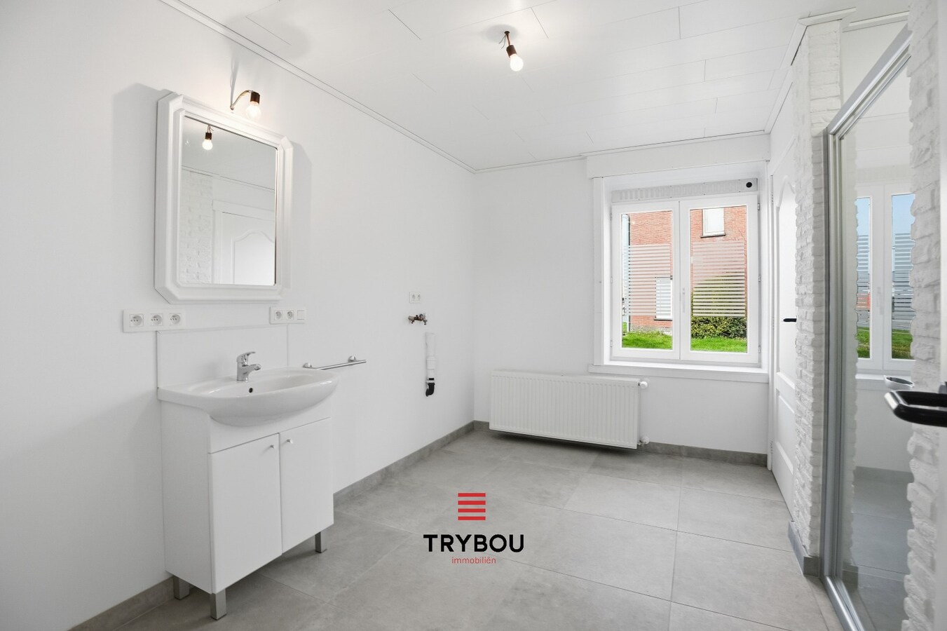 Ruime halfopen woning met 6 slaapkamers in Houthulst! 