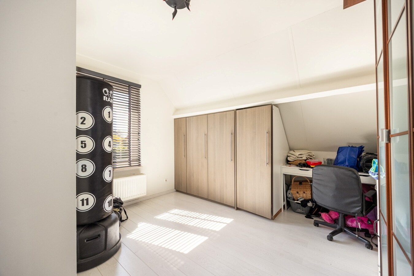 Woning met 3 slaapkamers op perceel van 1002 m² 