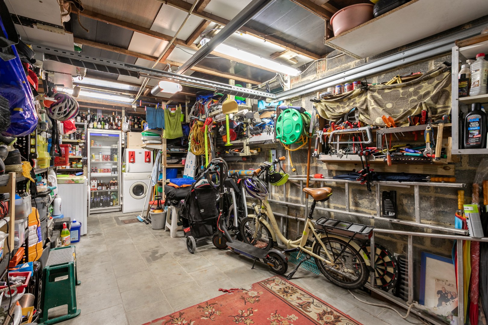 Solide woning te koop met 3 slpks, garage, veranda en tuin 