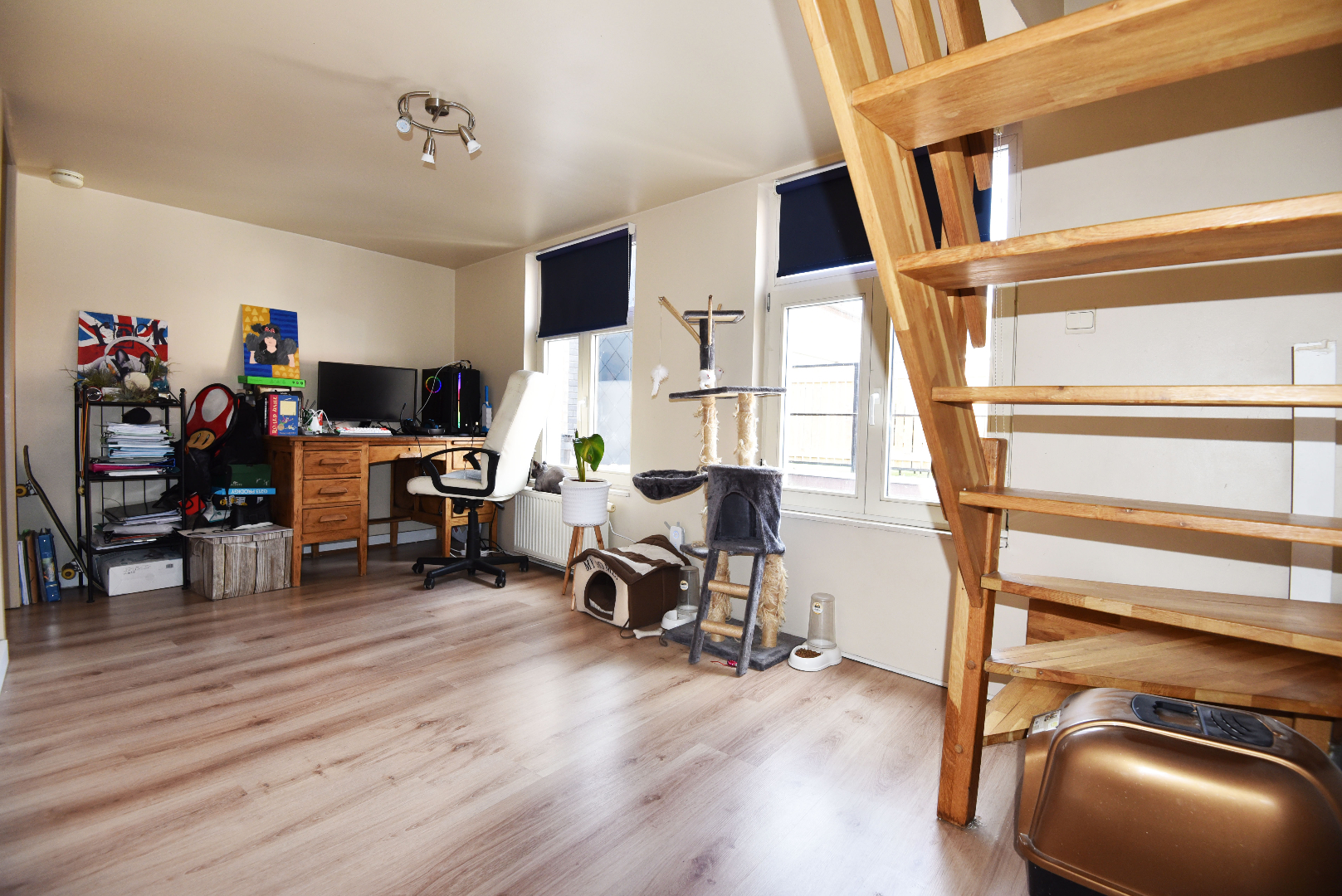 Gerenoveerde rijwoning met 2 slpks te centrum Eeklo 