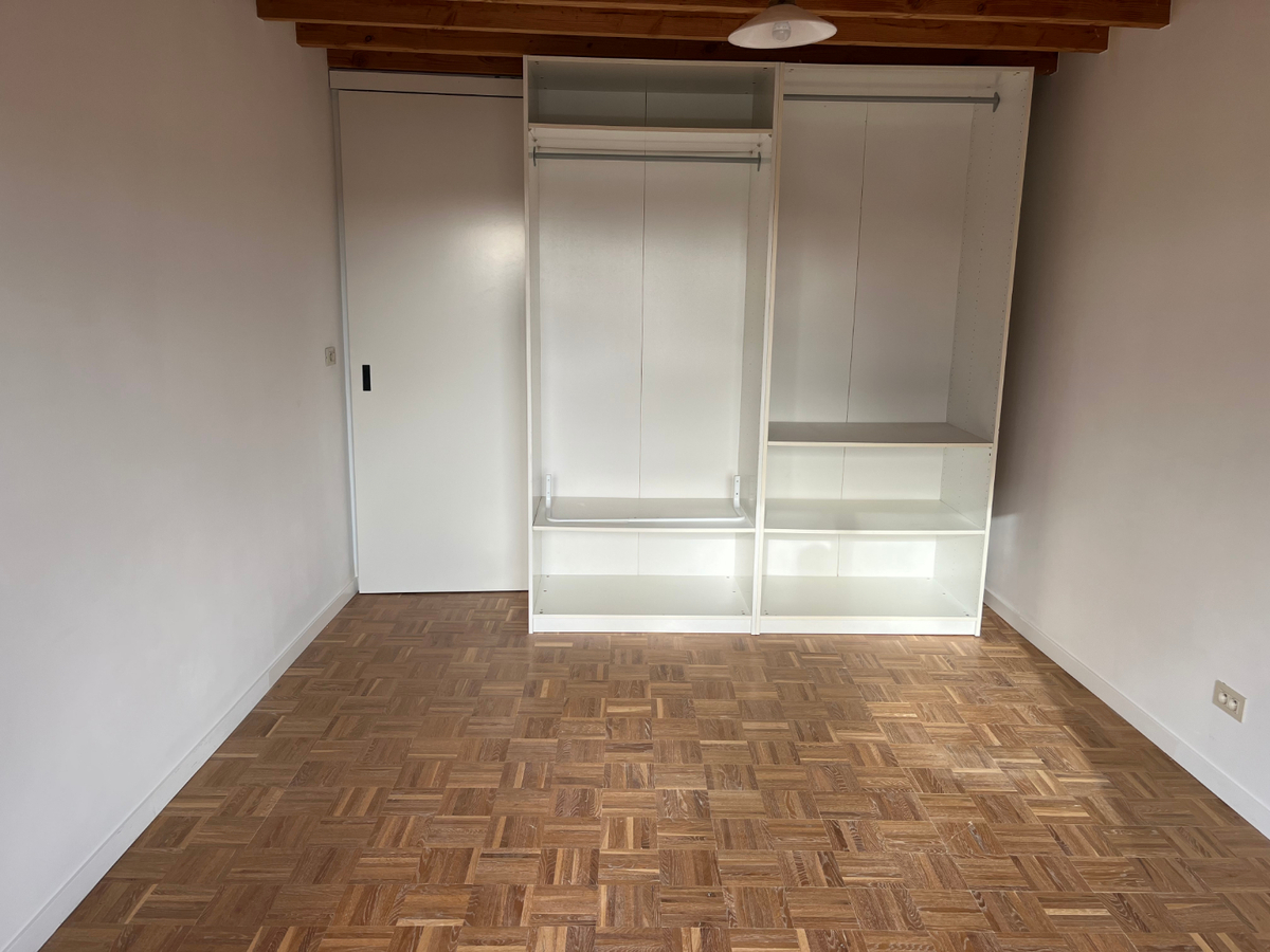 Design duplex appartement te centrum Dikkelvenne. 