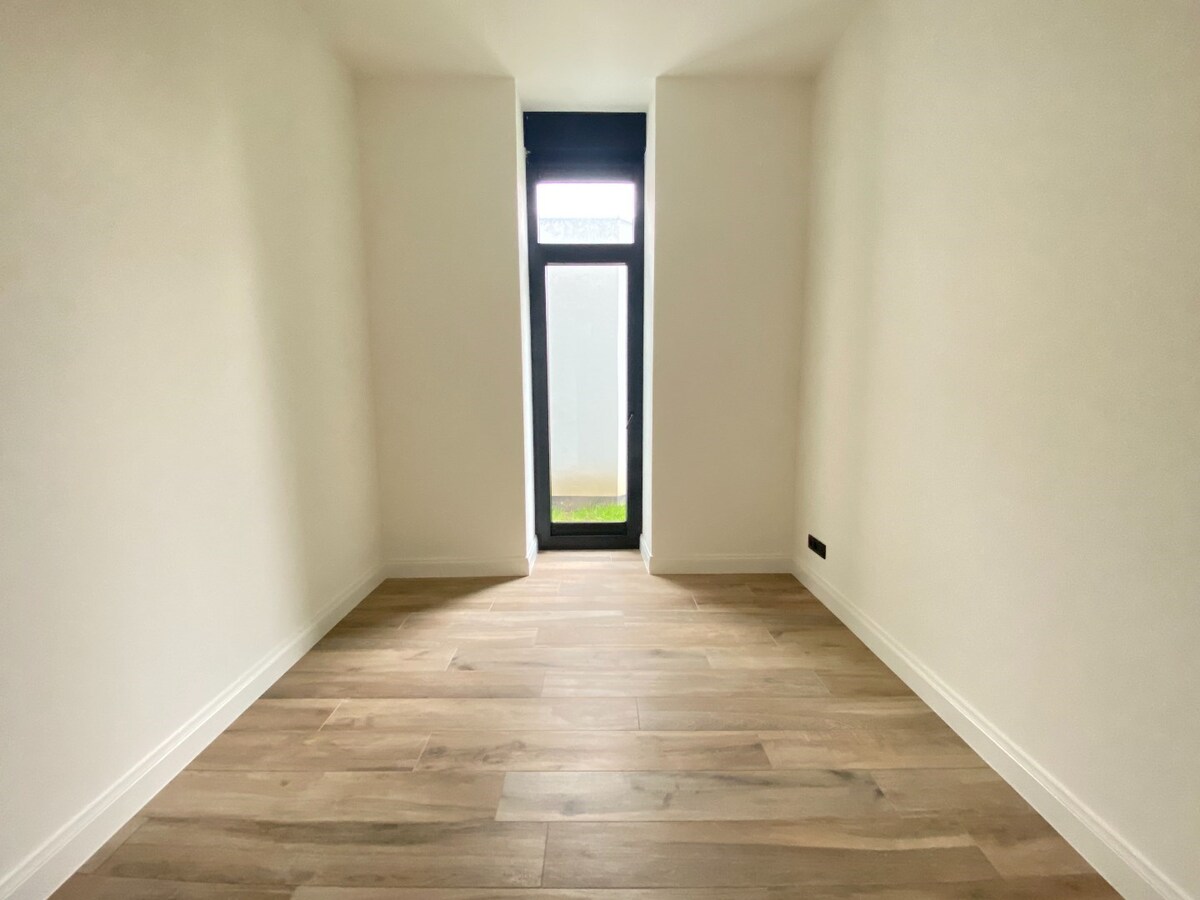 Rez-de-chaussée loué À Tournai