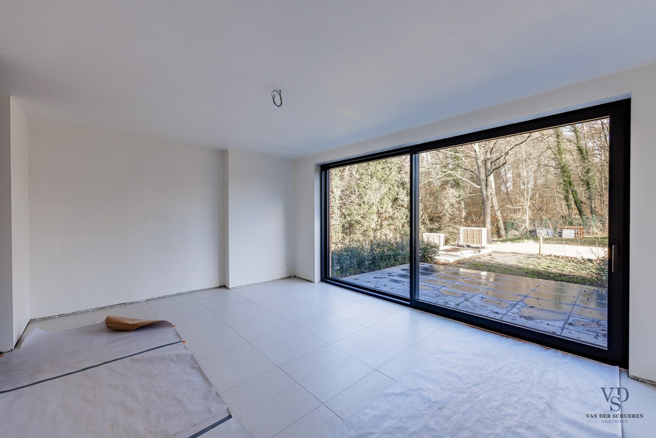 Landelijke nieuwbouwwoning in hartje Dikkelvenne. 
