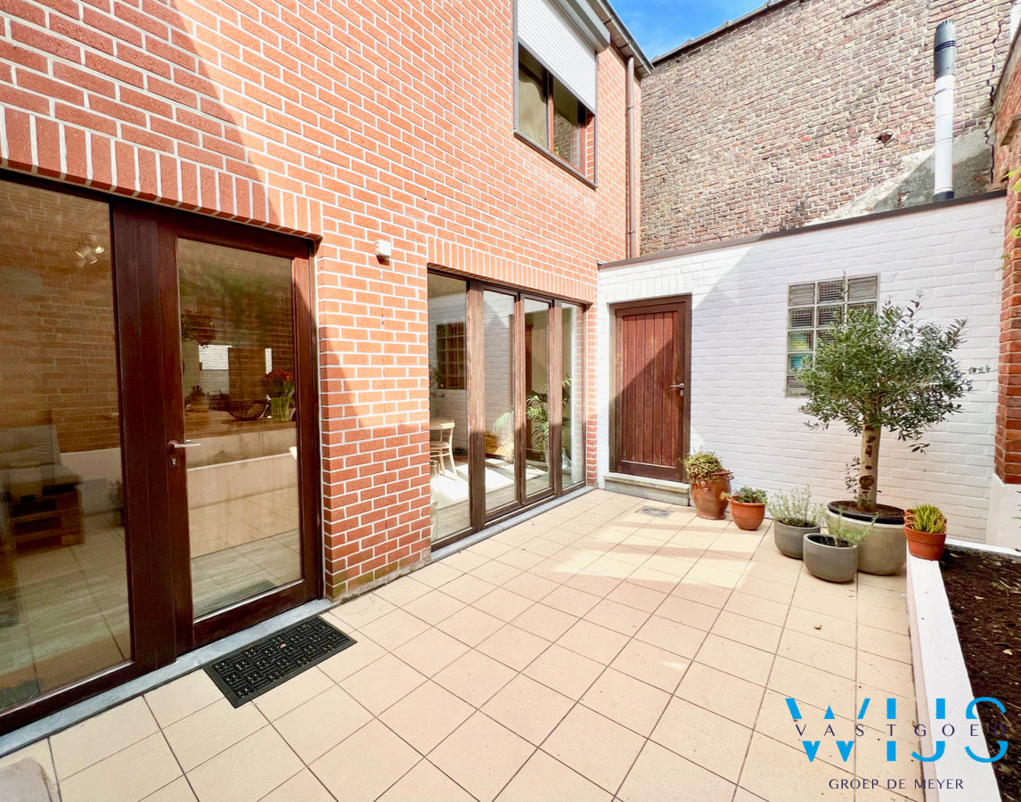 Toffe instapklare woning in hartje Eeklo ! 