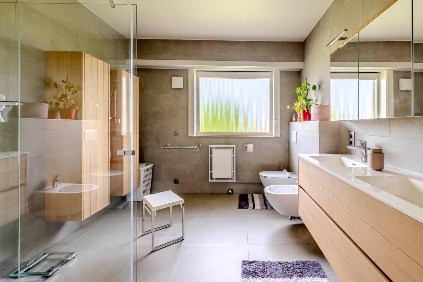 Ruime, landelijk gelegen woning met diverse mogelijkheden 