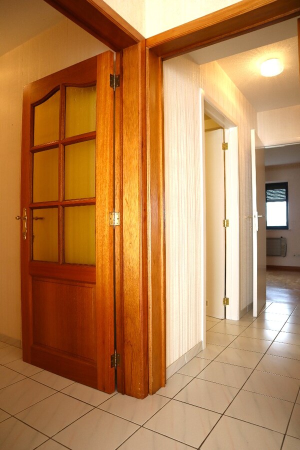 Mooi en goed onderhouden appartement met 2 slaapkamers (incl autostaanplaats) te Tienen 